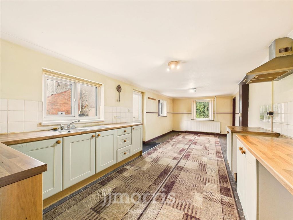 Property photo 2 of 20 Kitchen/Diner