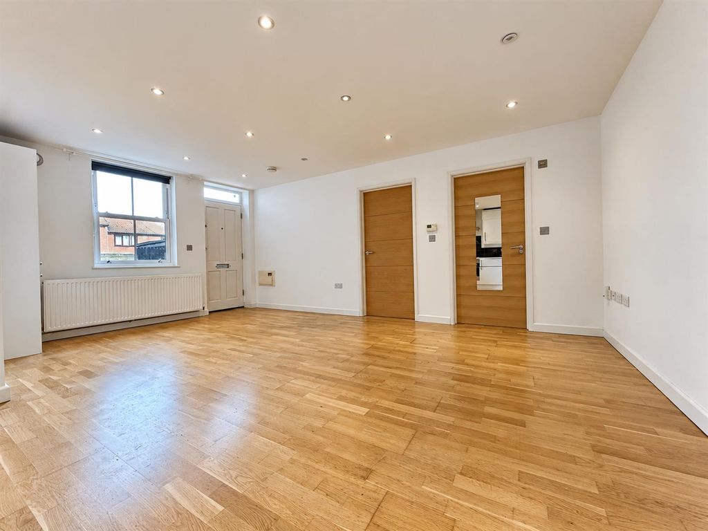 Property photo 3 of 7 Coopers Estate Agents