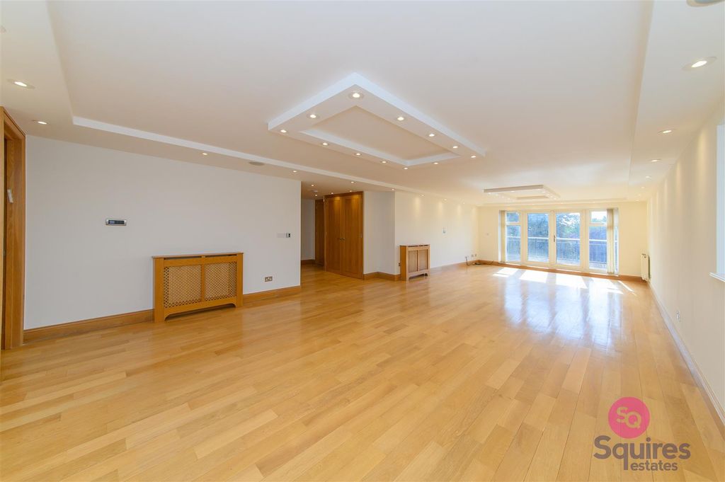 Property photo 2 of 30