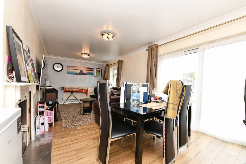 Property photo 3 of 17 Pbox-Img.Jpg