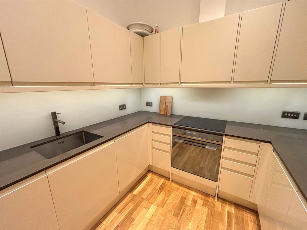 Property photo 3 of 8 Picture No. 06