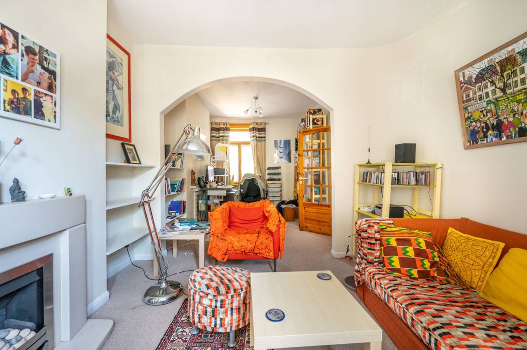 Property photo 2 of 10