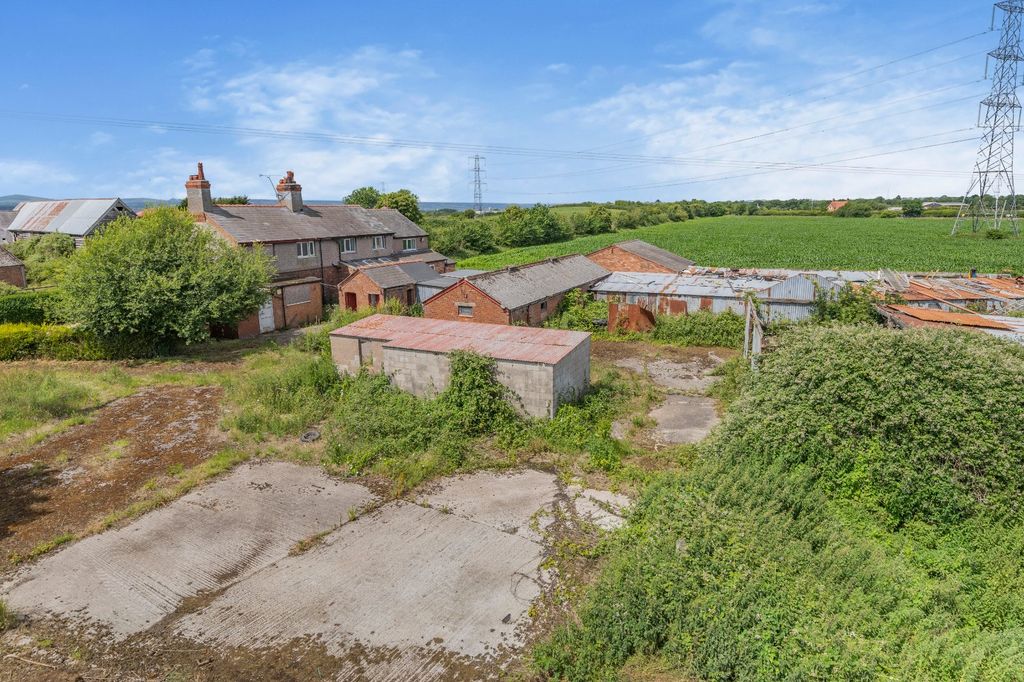 Property photo 2 of 24 Outbuildings