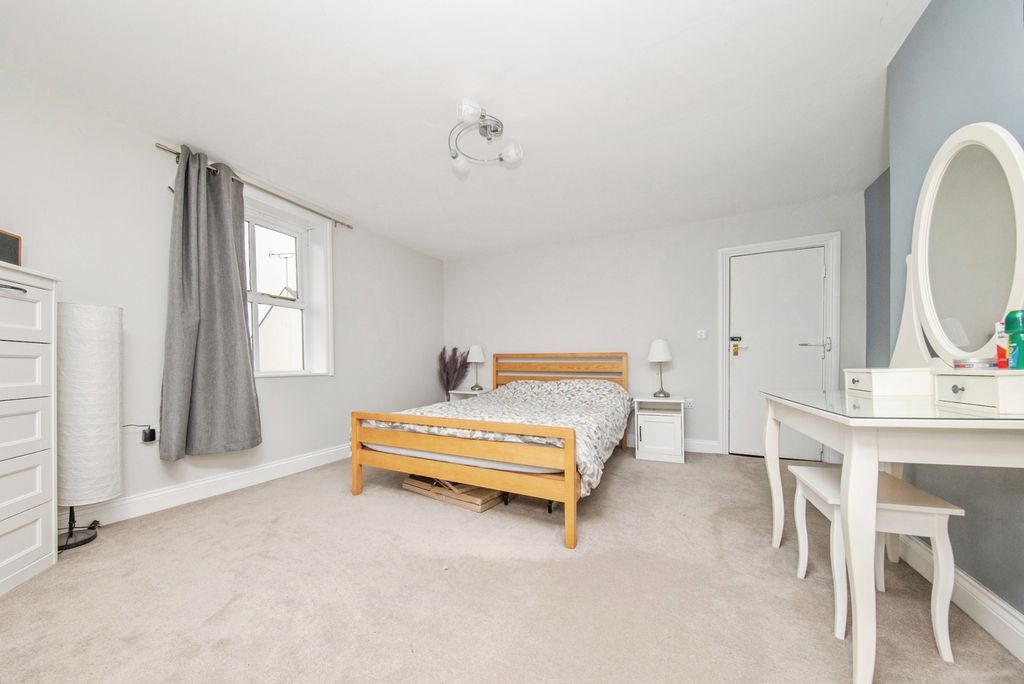 Property photo 1 of 17 Pbox-Img.Jpg