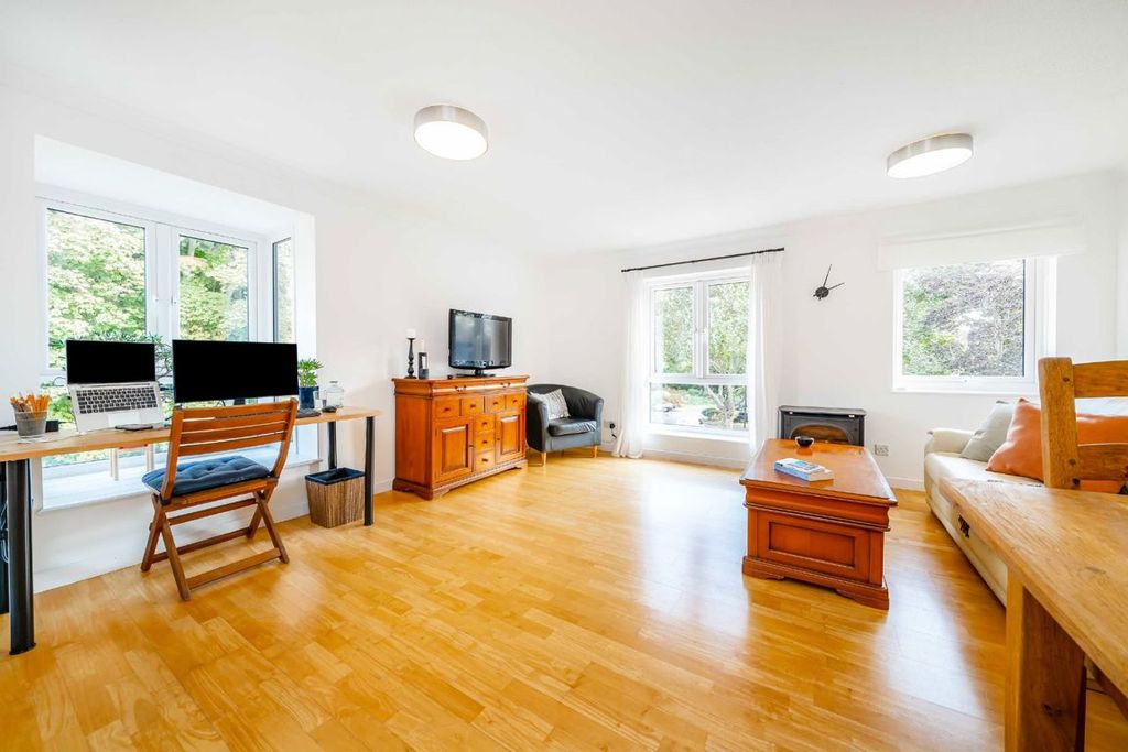 Property photo 2 of 4