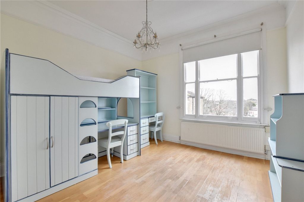 Property photo 3 of 12 Picture No. 02