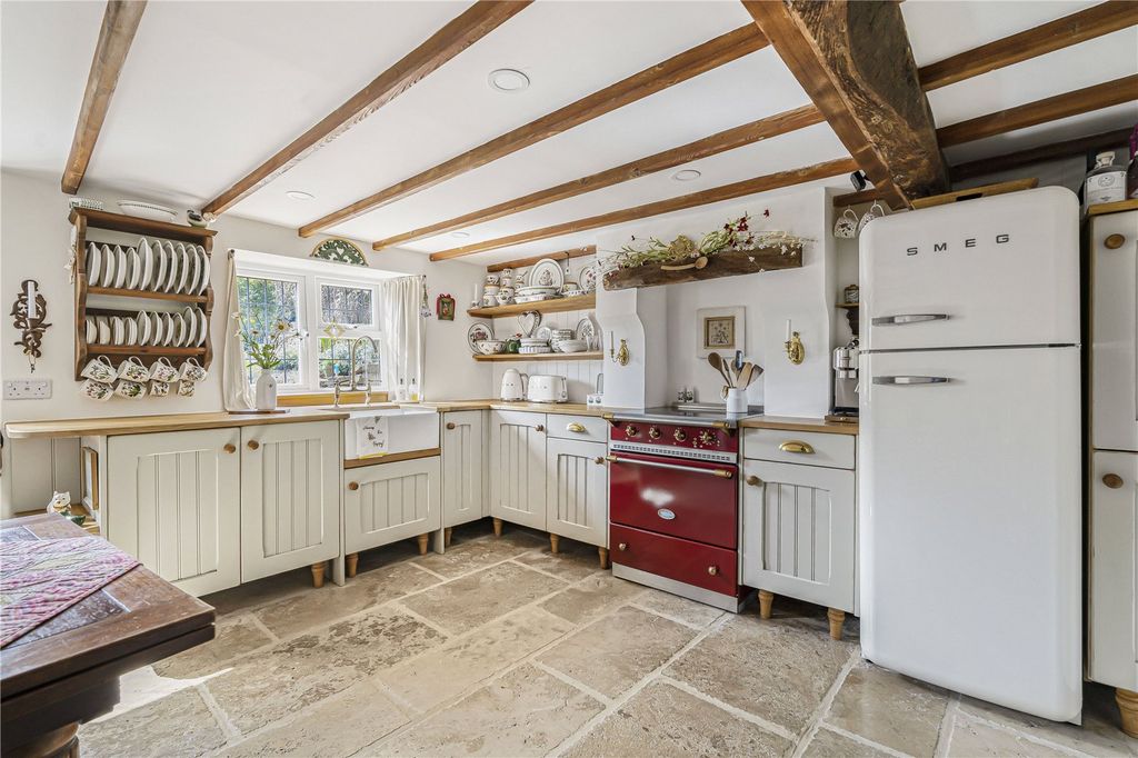 Property photo 2 of 19 Kitchen