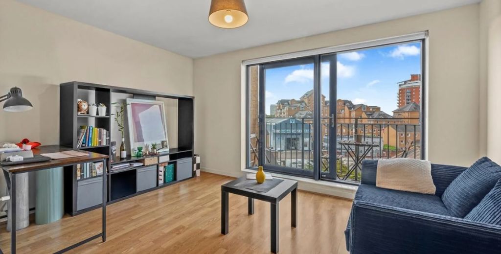 Property photo 1 of 12