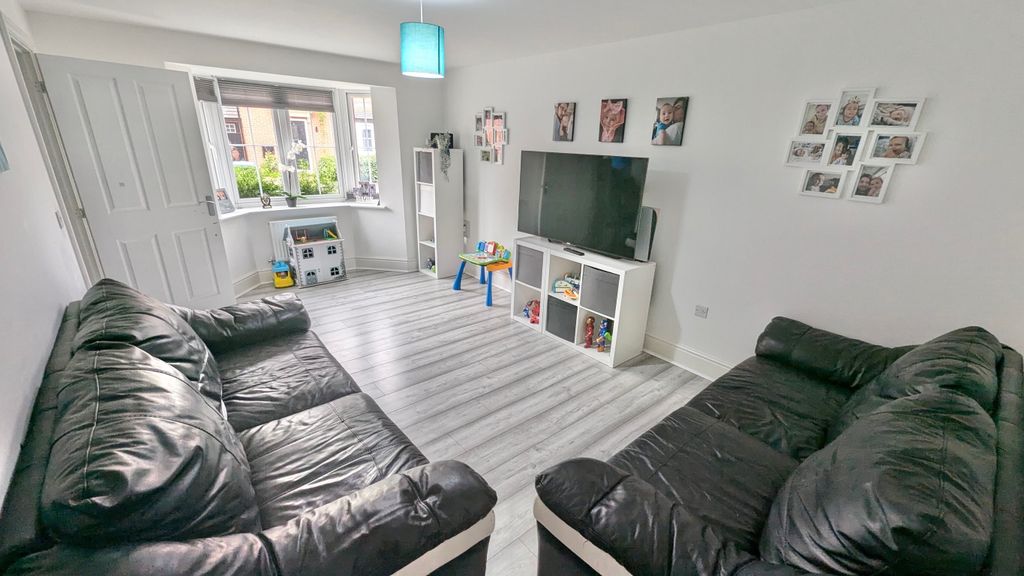 Property photo 2 of 21 2