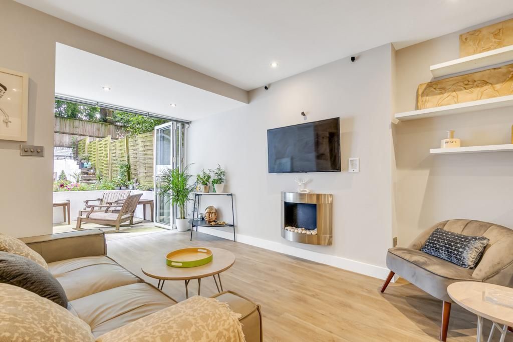 Property photo 1 of 17