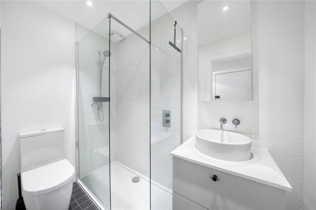 Property photo 3 of 12 Picture No. 04