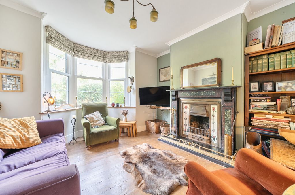 Property photo 2 of 32 1340137-1-6899Dd3...