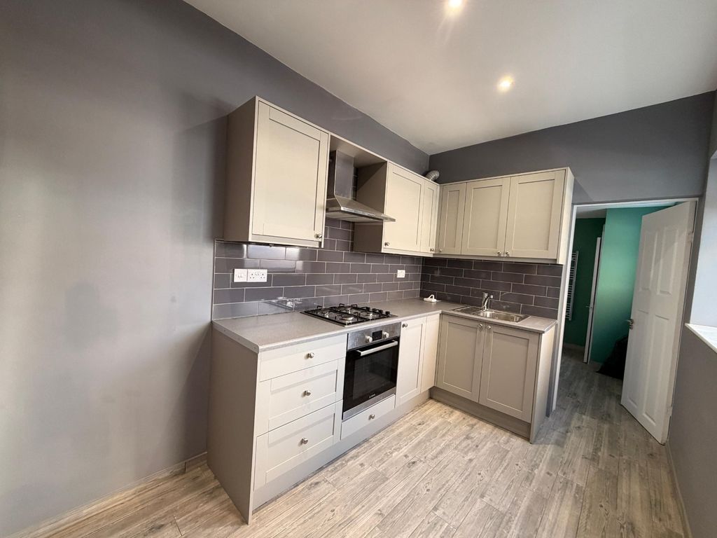 Property photo 1 of 8 Picture No. 14