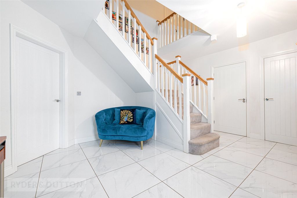 Property photo 3 of 34 Entrance Hallway