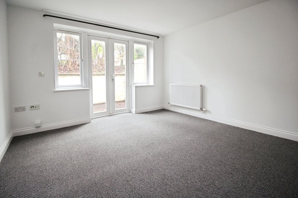 Property photo 2 of 13 Living / Dining Room