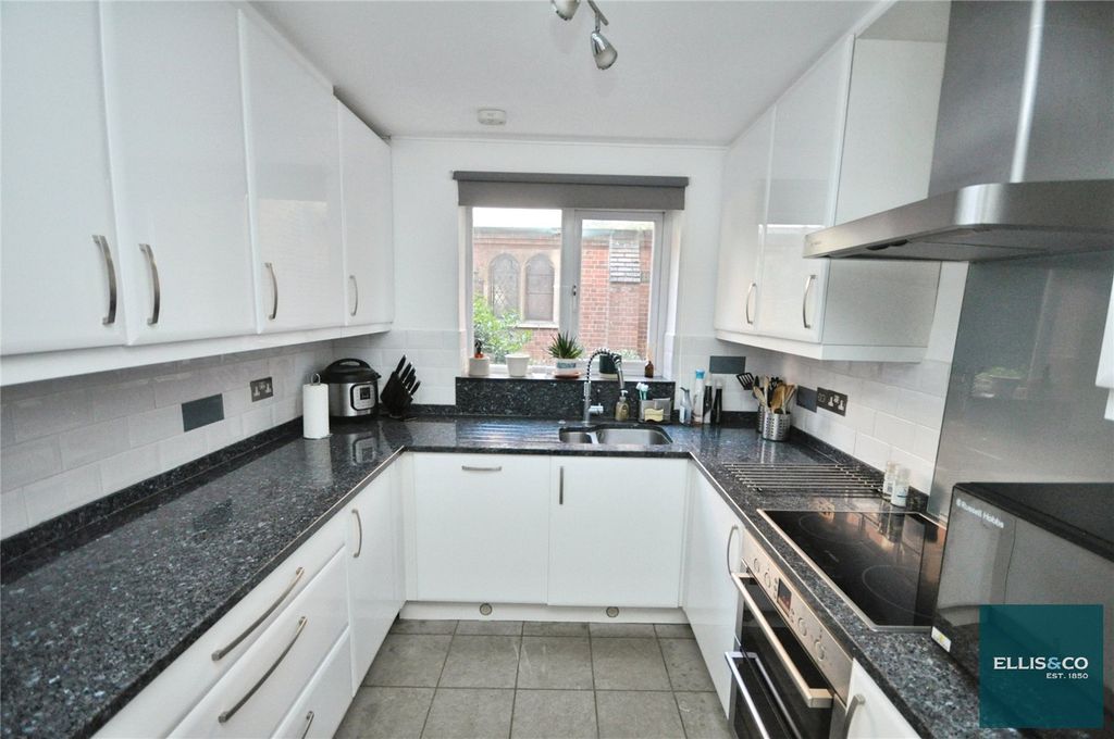 Property photo 2 of 12 Picture No. 01