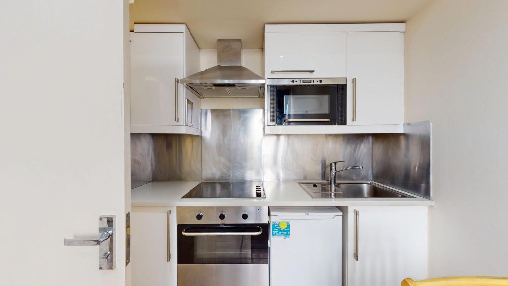 Property photo 2 of 11 Kitchen