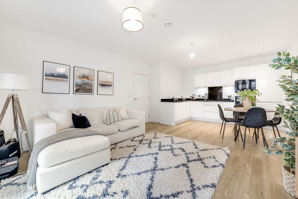 Property photo 1 of 21