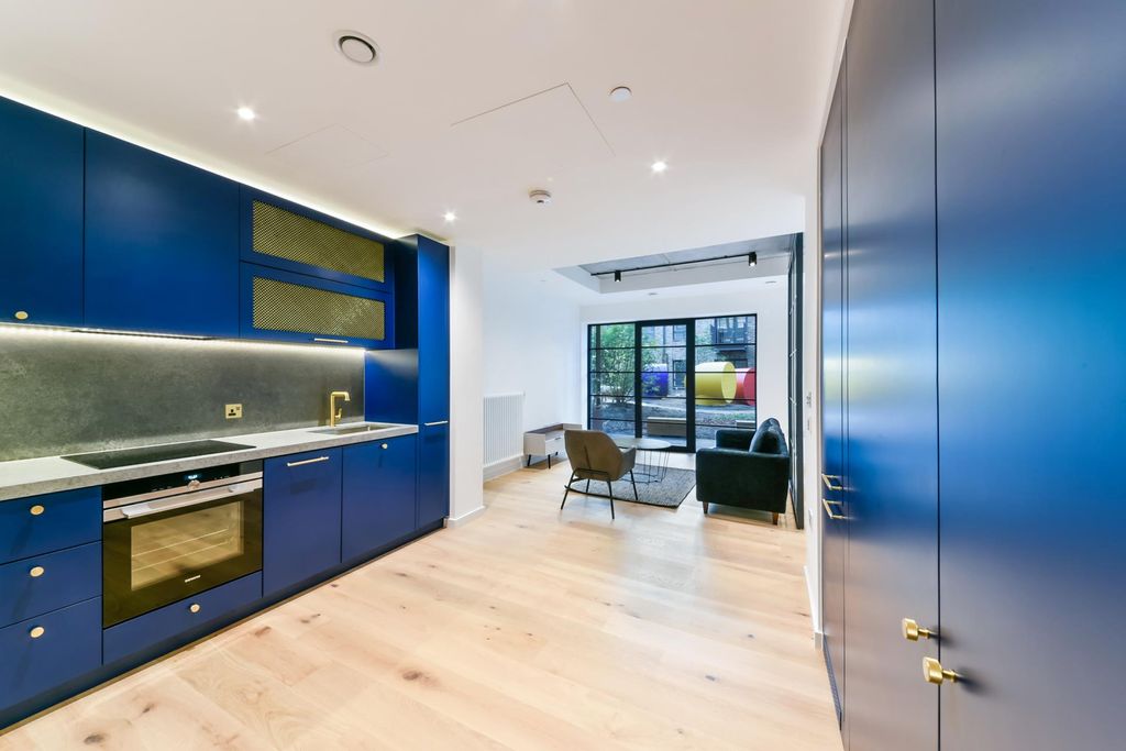 Property photo 2 of 18