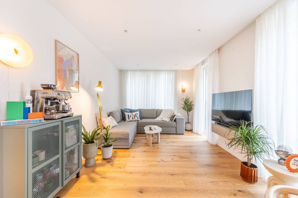 Property photo 2 of 24