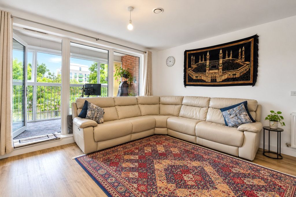 Property photo 1 of 17 Picture No. 01
