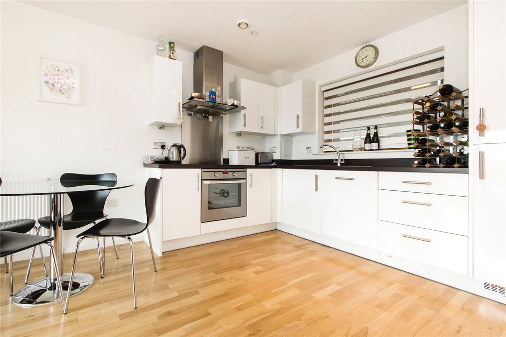 Property photo 2 of 9 Kitchen