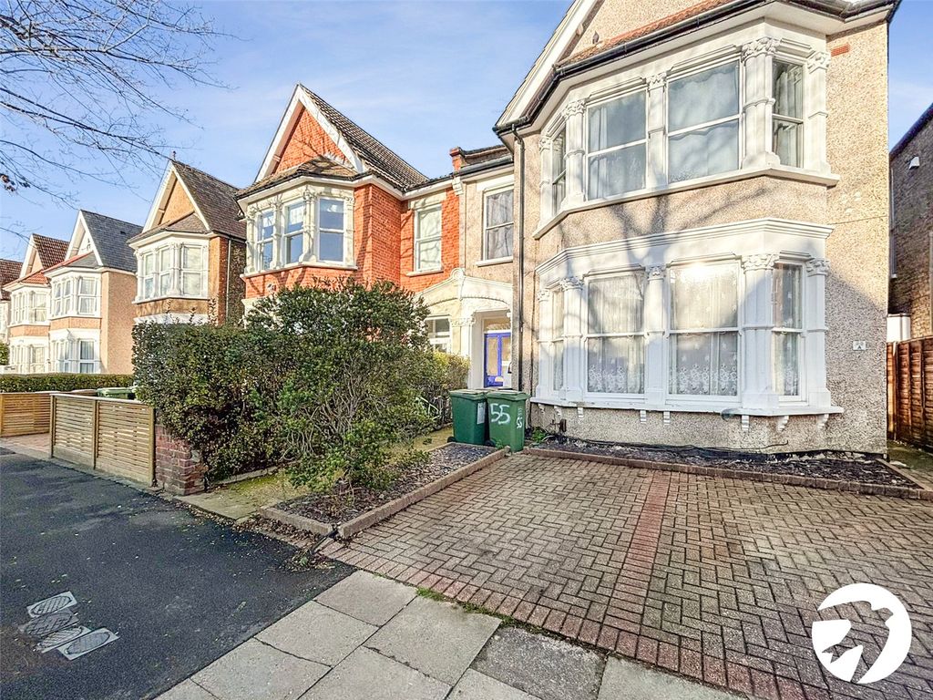 Property photo 1 of 10 External