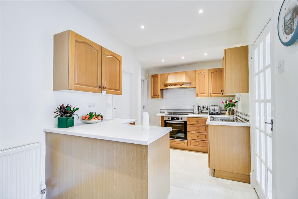 Property photo 3 of 16