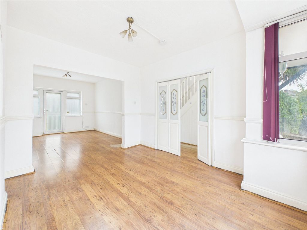 Property photo 3 of 23 Picture No. 04