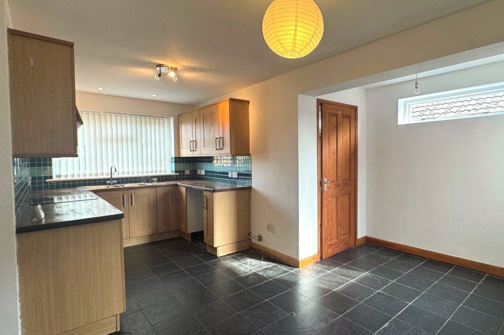 Property photo 2 of 10 Picture No. 21