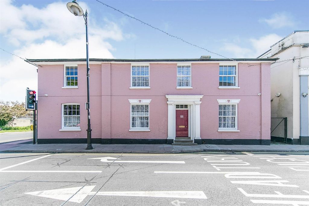 Property photo 1 of 14