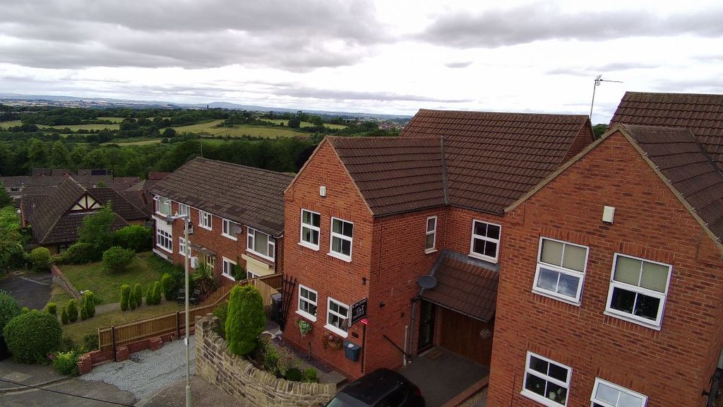 Property photo 2 of 34