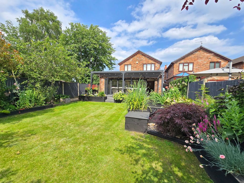 Property photo 1 of 27