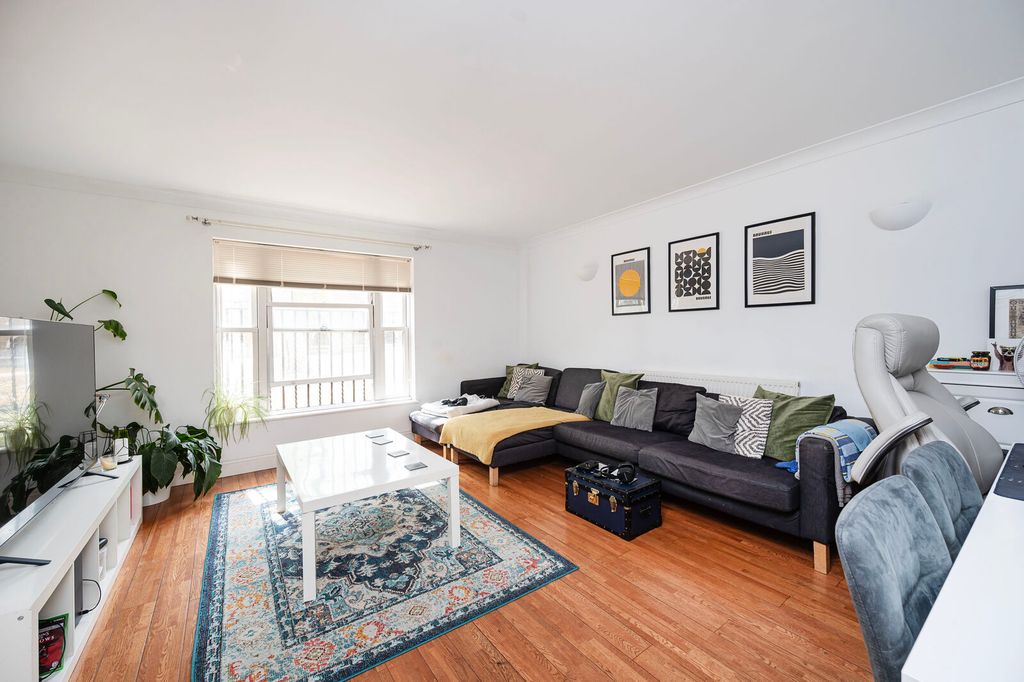 Property photo 1 of 9