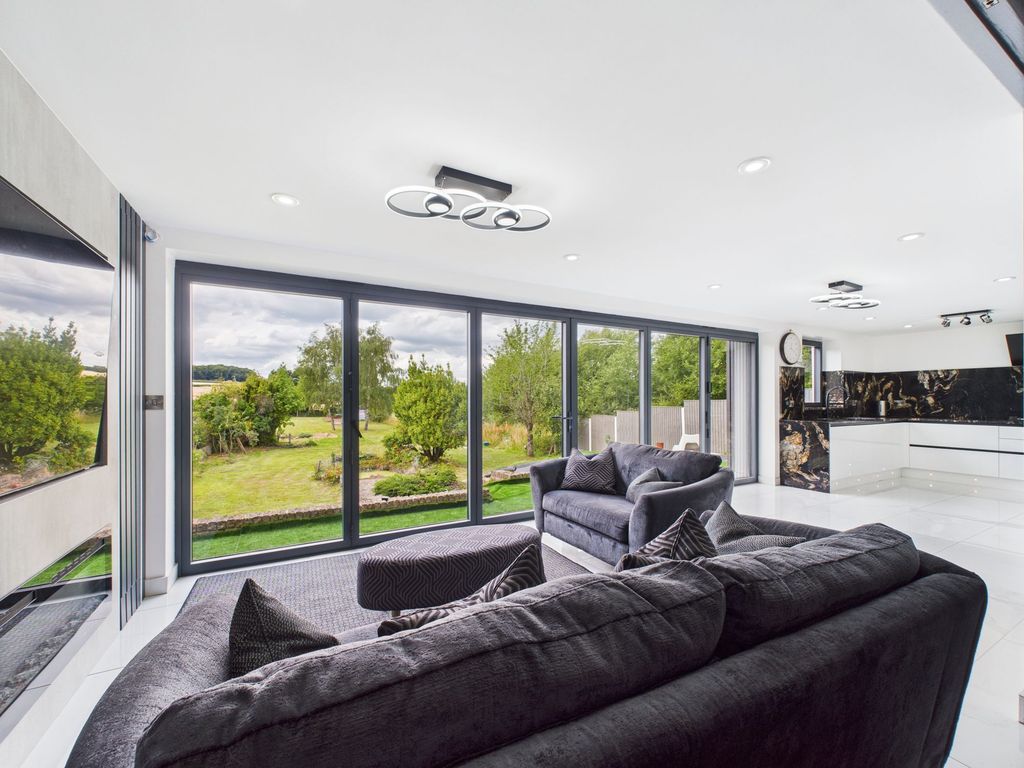 Property photo 2 of 39 Open Plan Living