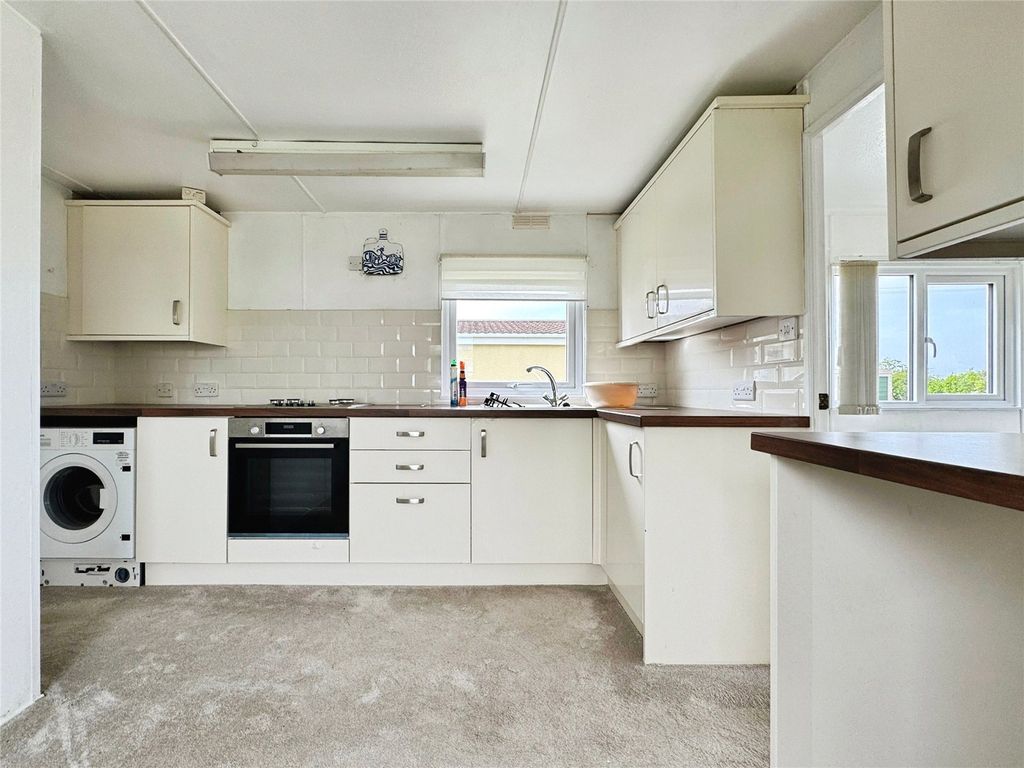 Property photo 2 of 27 Picture No. 18