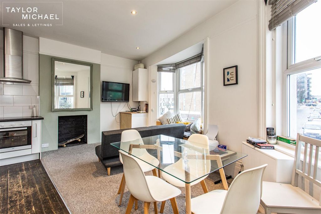 Property photo 2 of 20 Living Room