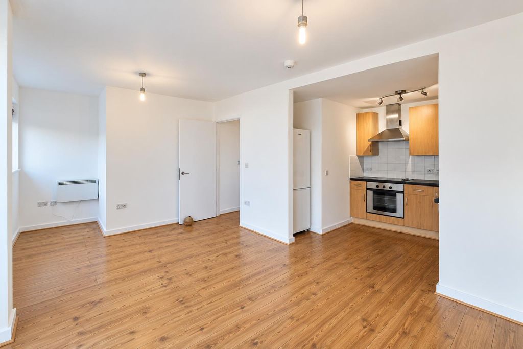 Property photo 2 of 15 176 Ashburton Tria230B.Png