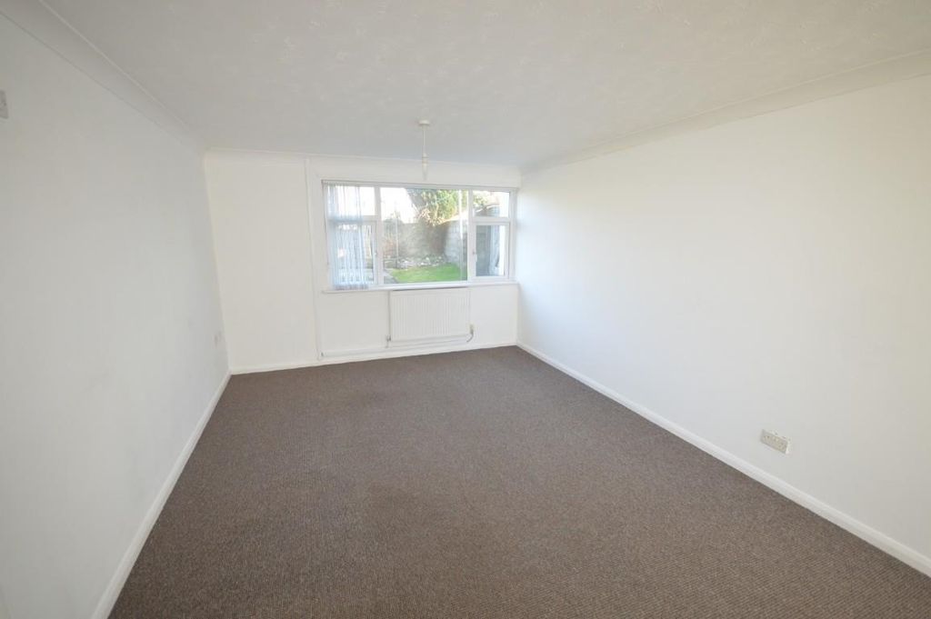 Property photo 3 of 15 Dsc_0038 (Medium).Jpg