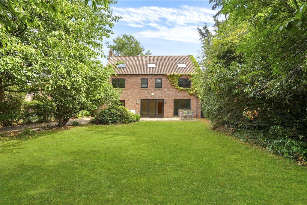 Property photo 3 of 30 Picture No. 12
