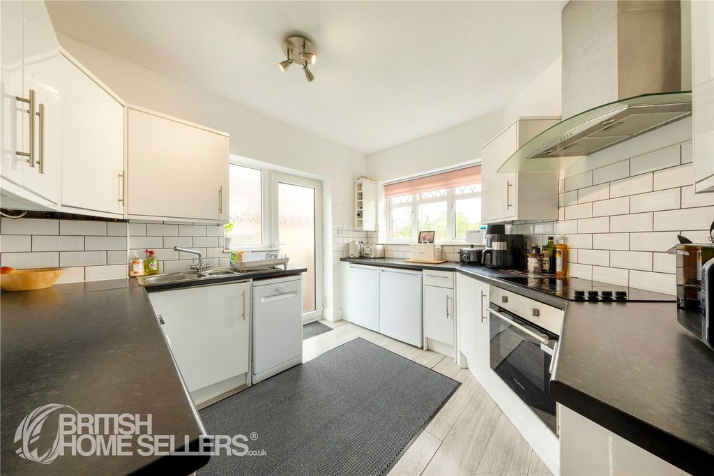 Property photo 3 of 17 Picture No. 02