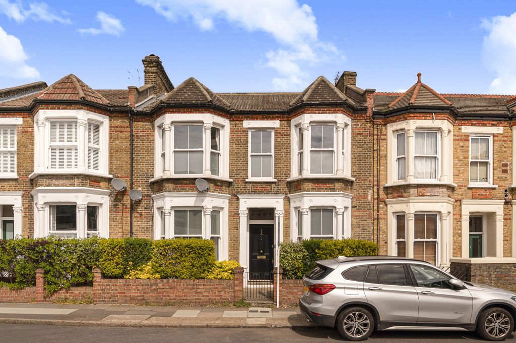 Property photo 1 of 8