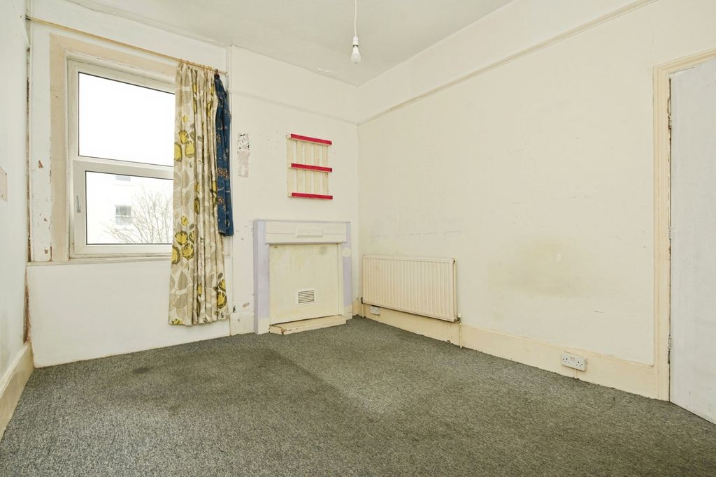 Property photo 3 of 17 Pbox-Img.Jpg