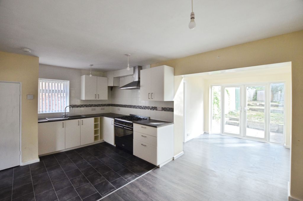 Property photo 3 of 13 70d73Da8-Img_3694