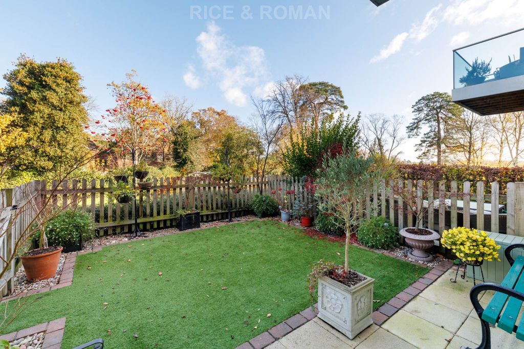 Property photo 1 of 23