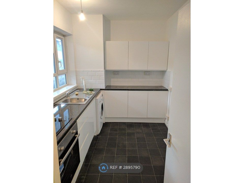 Property photo 1 of 6 Kitchen