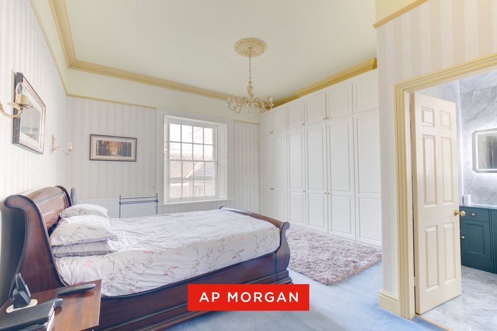 Property photo 3 of 30 Picture No. 02