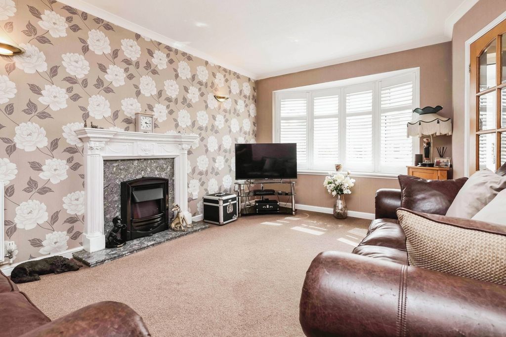 Property photo 2 of 20 Pbox-Img.Jpg