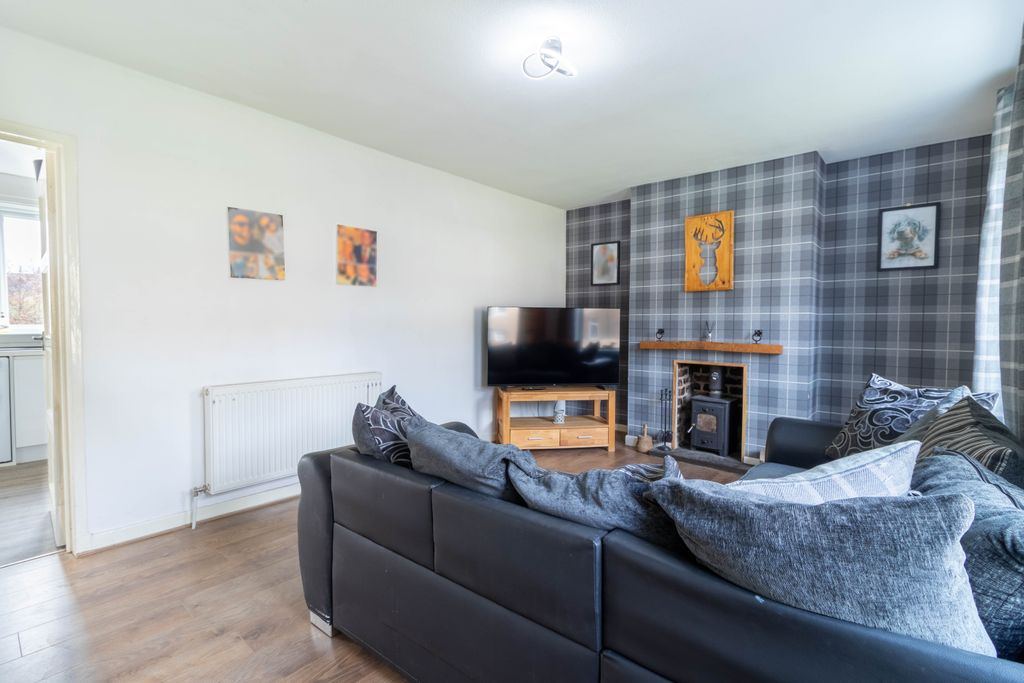 Property photo 3 of 23 Lounge