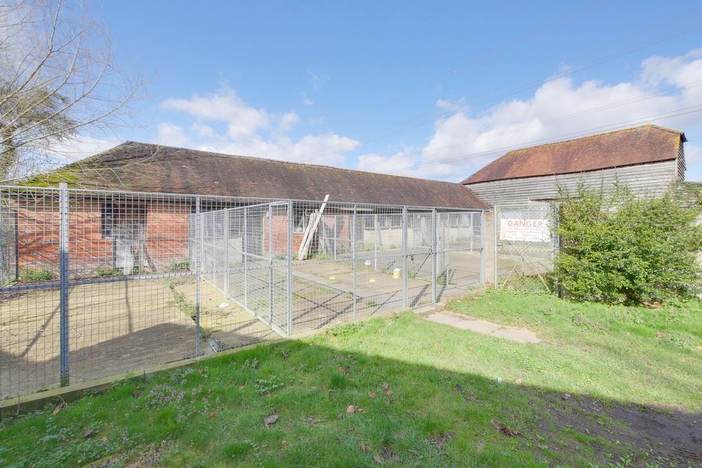 Property photo 3 of 33